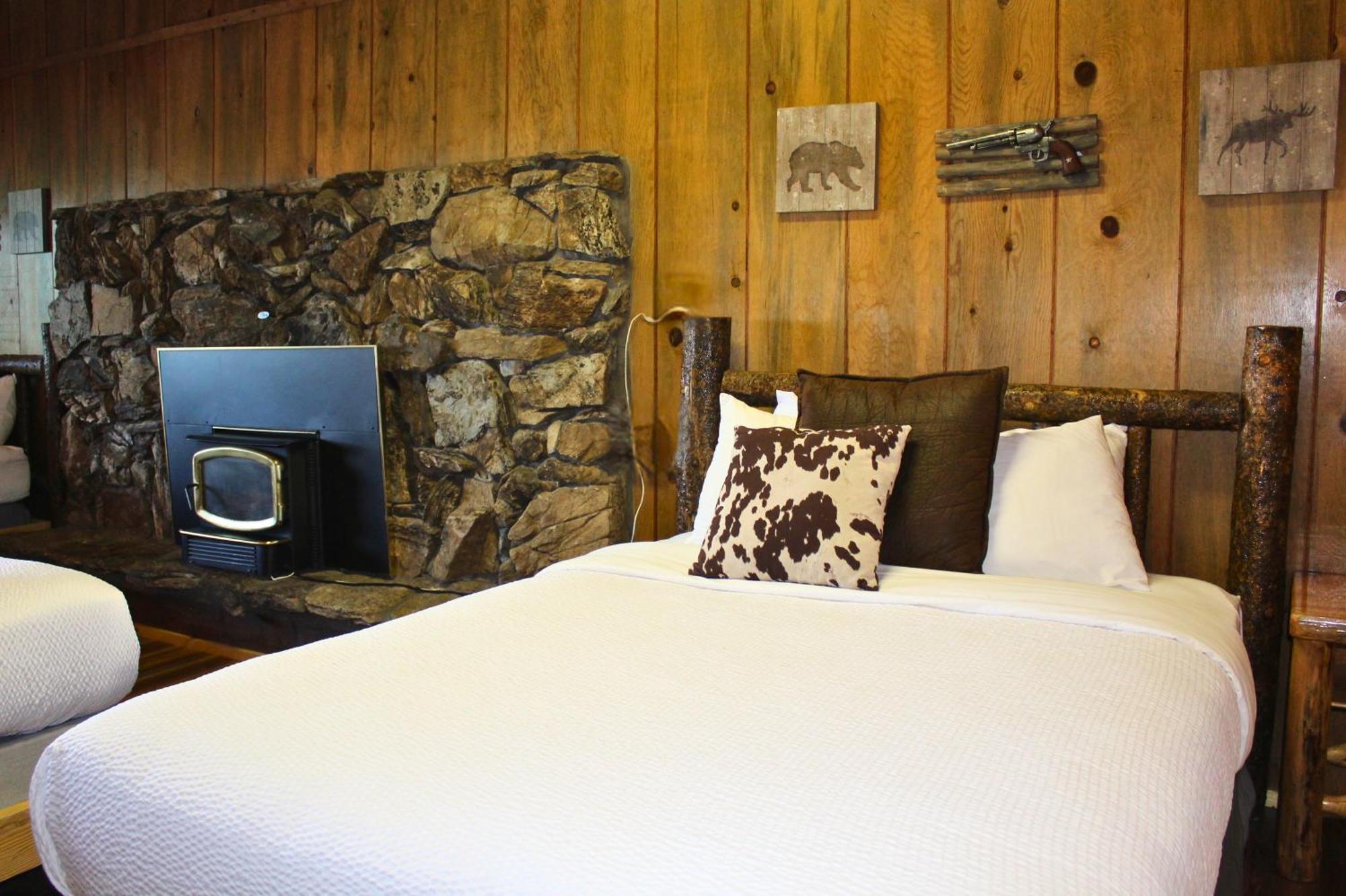 River Lodge Island Park Room photo